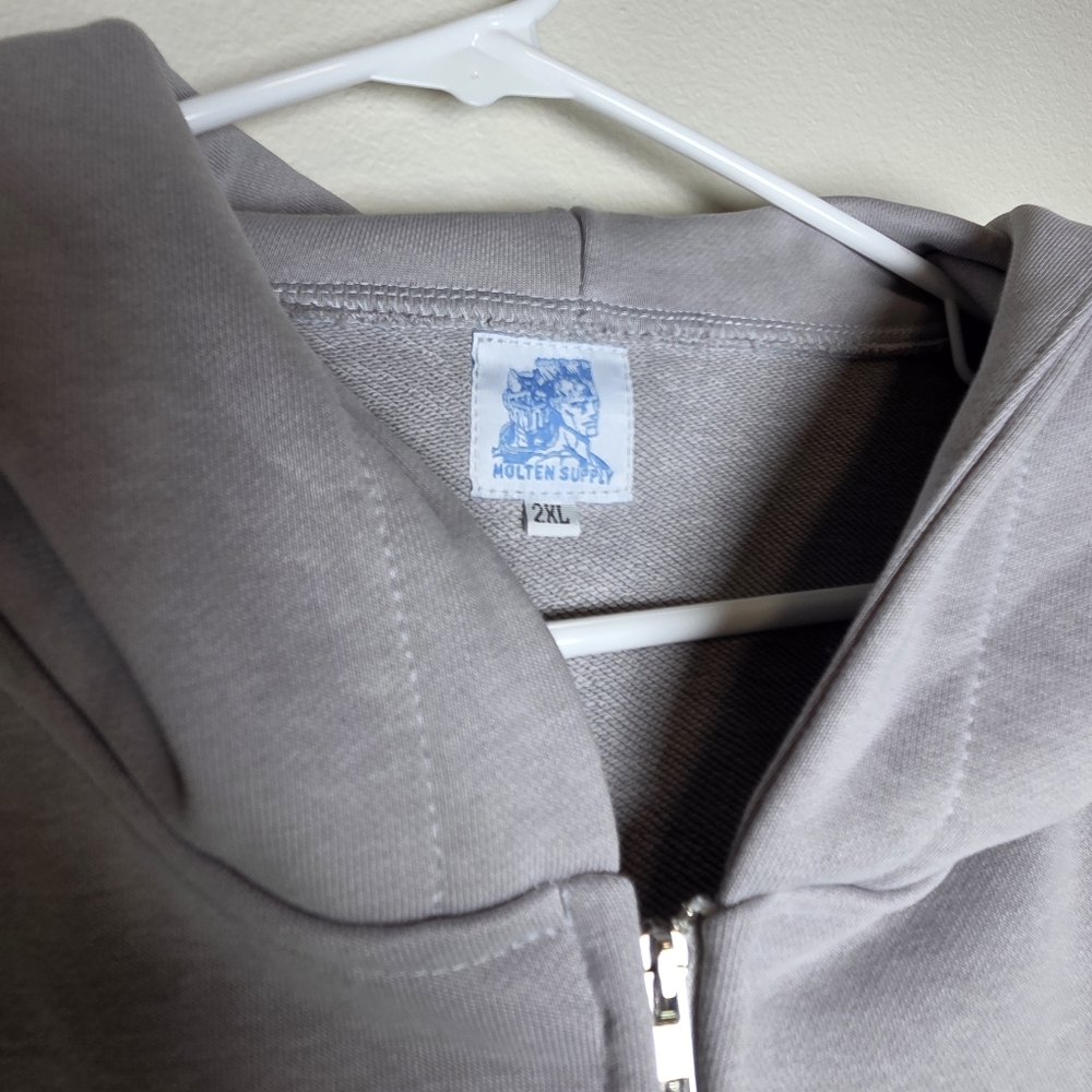 Nwot 2XL Molten Supply Silver Chariot Hoodie JoJo - HTF - Picture 3 of 4